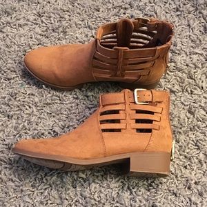 American Eagle booties